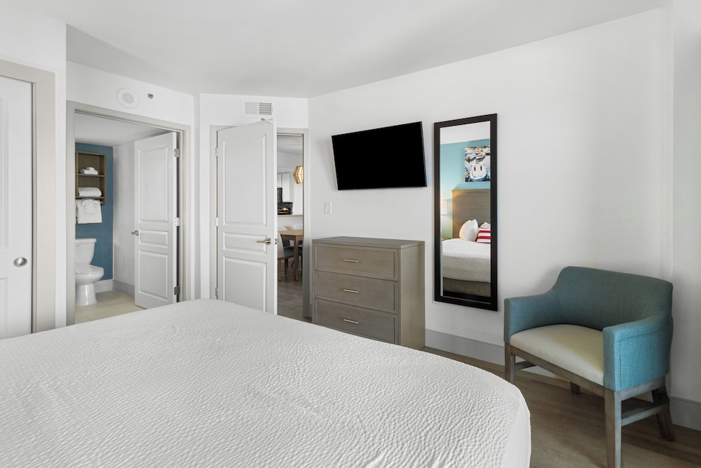 Mariner Ocean View Deluxe Three Bedroom Condo - Photo 9