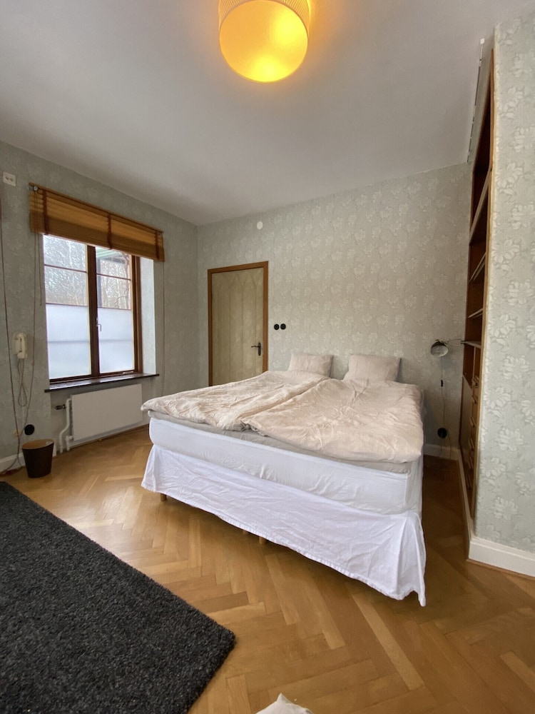 Standard Double Room - 1 King Bed (Room 4) photo 1