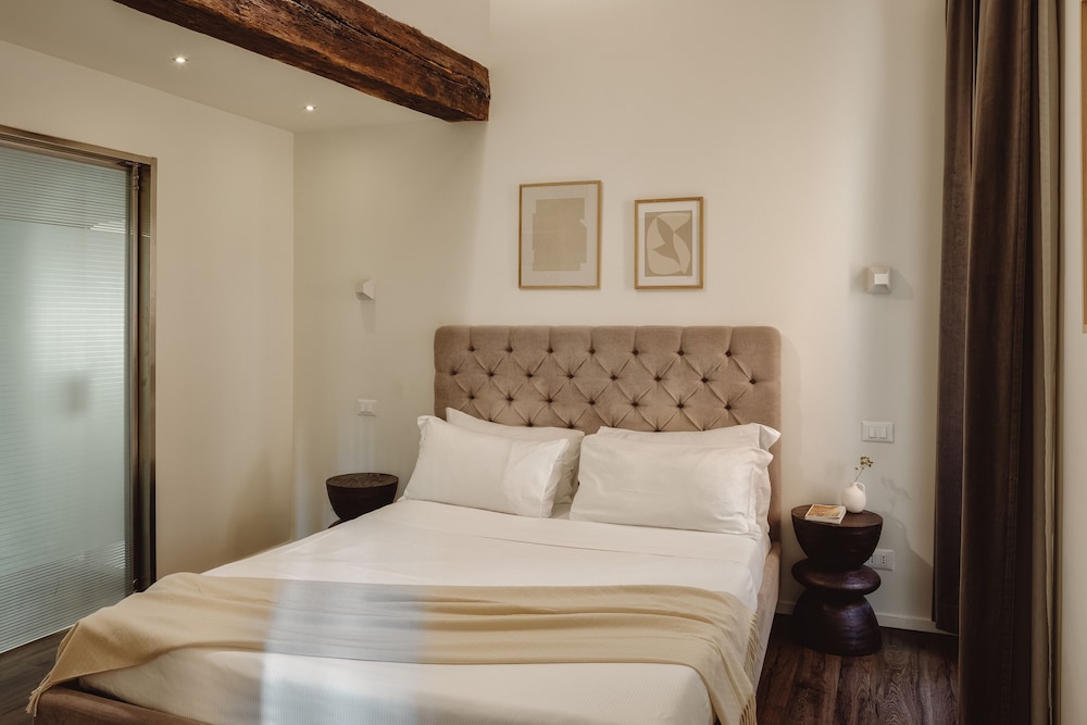 Luxury Apartment, 2 Bedrooms, Ensuite, City View (Giulia) photo 2