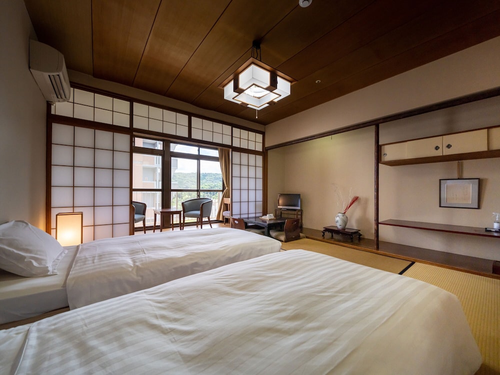 Traditional Room, Non Smoking - Photo 1