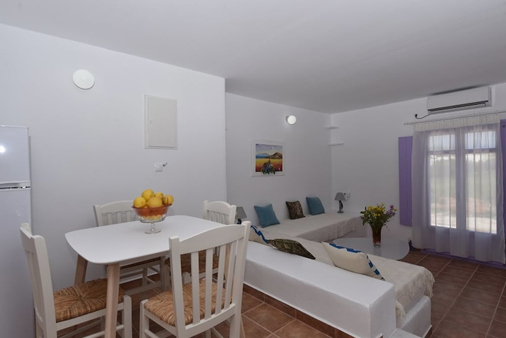 Apartment photo 3