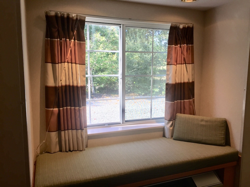 Room - Photo 3