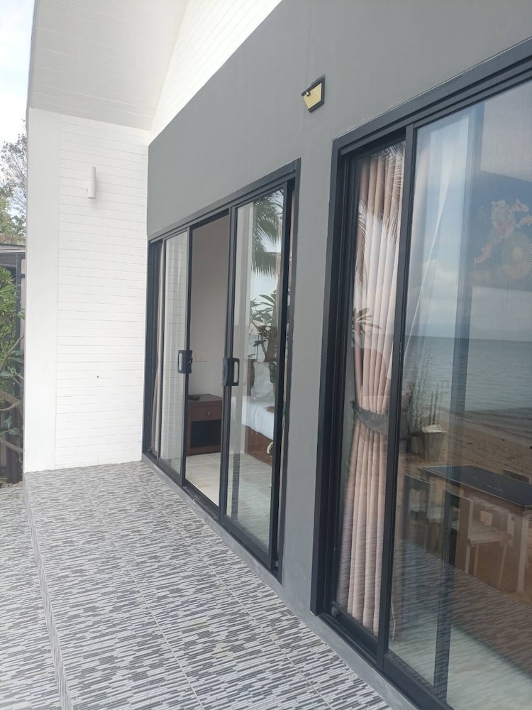 Family Villa, Kitchen, Beachfront - Photo 38