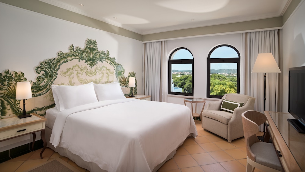 Suite, 1 Queen Bed, Resort View (Balcony) - Photo 1
