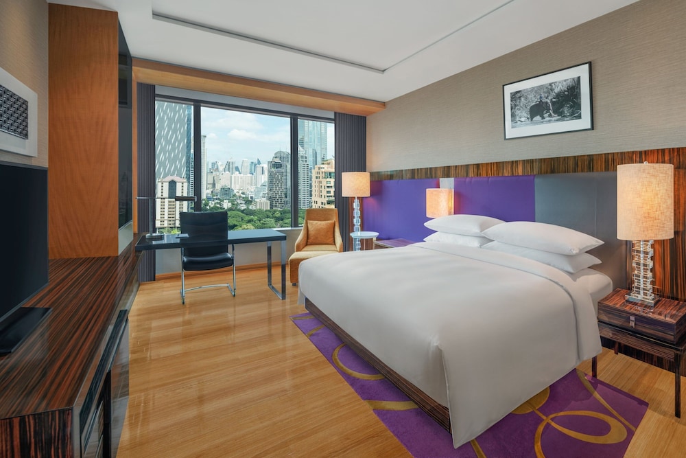 R Discovery Room, 1 King Bed, High Floor, Non Smoking