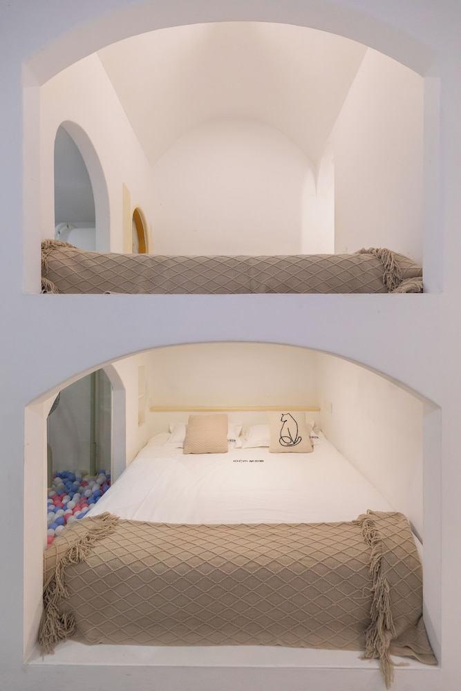 Superior Quadruple Room, Courtyard View