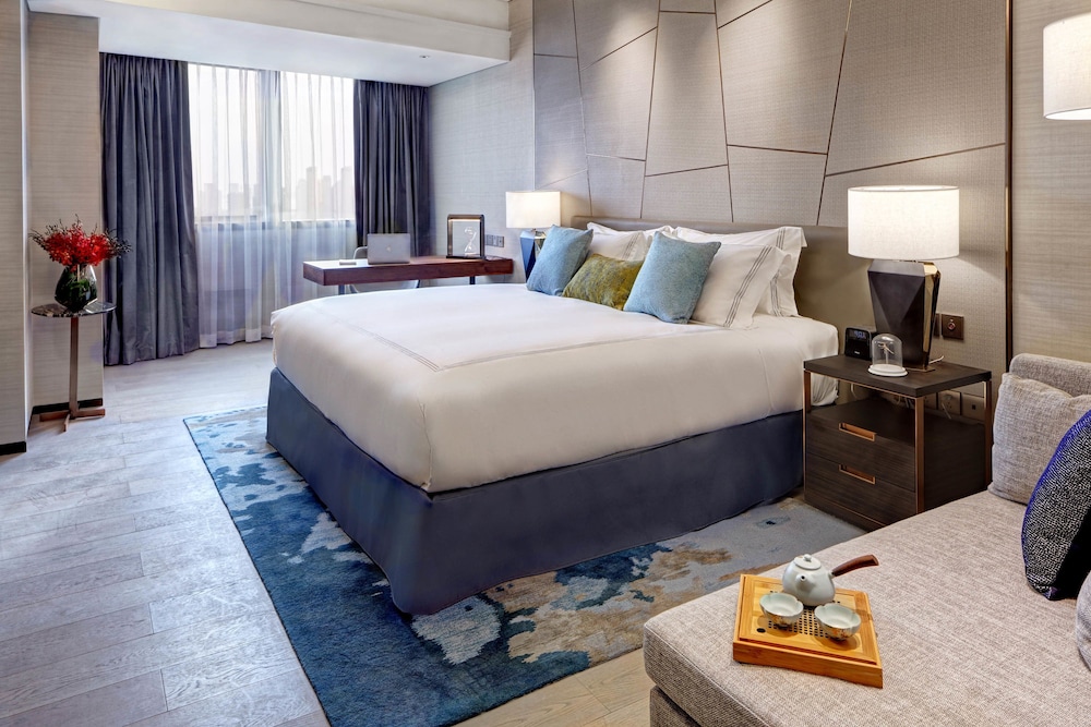 Executive Room, 2 Bedrooms (King)