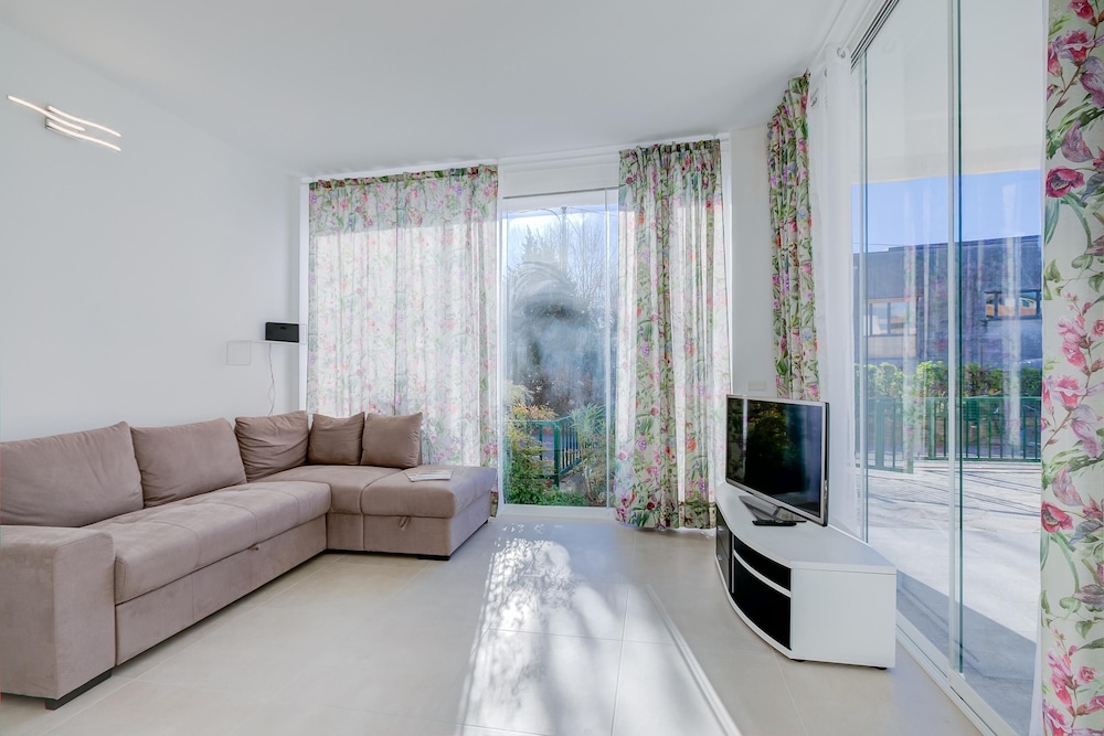 Apartment photo 1