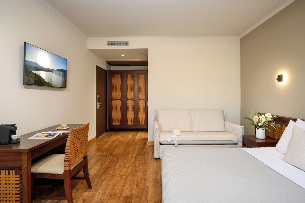 Junior Suite, 1 Double Bed With Sofa Bed, Balcony