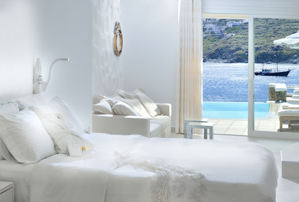 Myconian Grand Suite with Outdoor Sharing Pool, Sea View - Photo 1