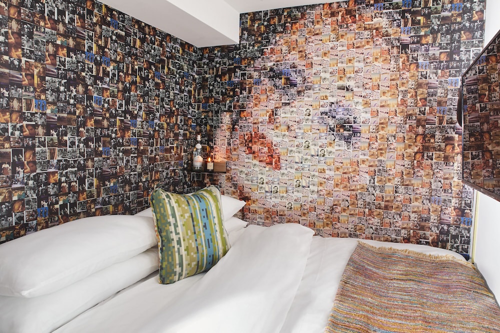 Exclusive Suite (Self Check-in with Virtual Front Desk)
