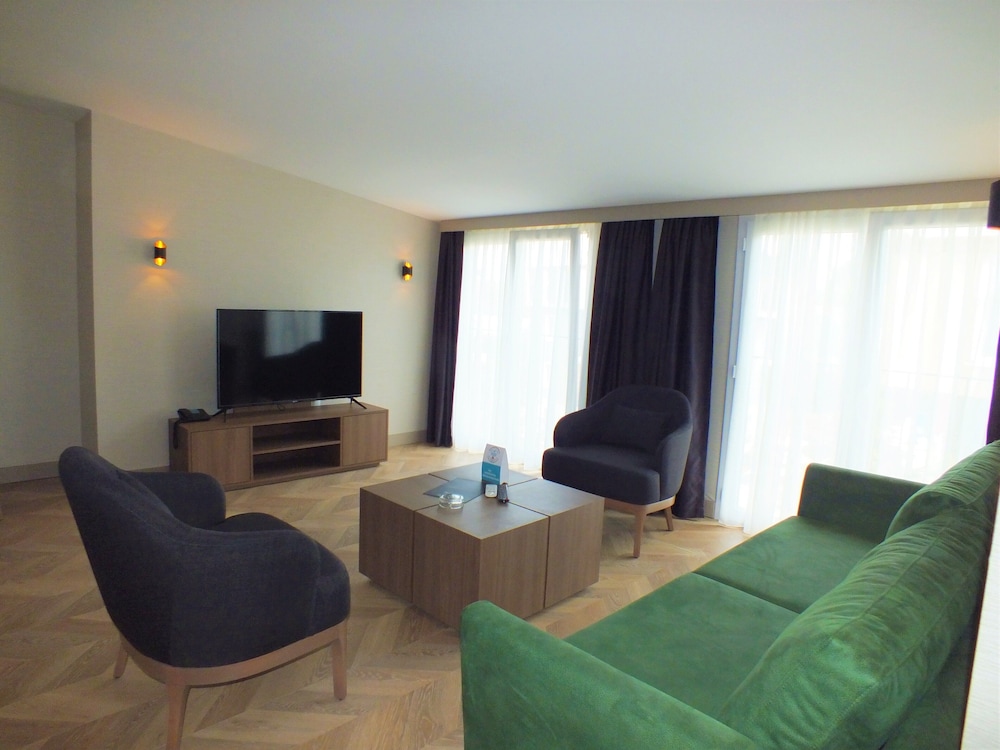 Comfort Apartment, Smoking, Pool View