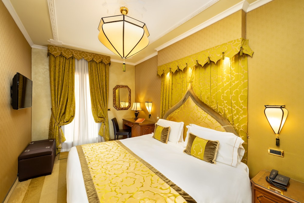 Deluxe Double or Twin Room, Canal View