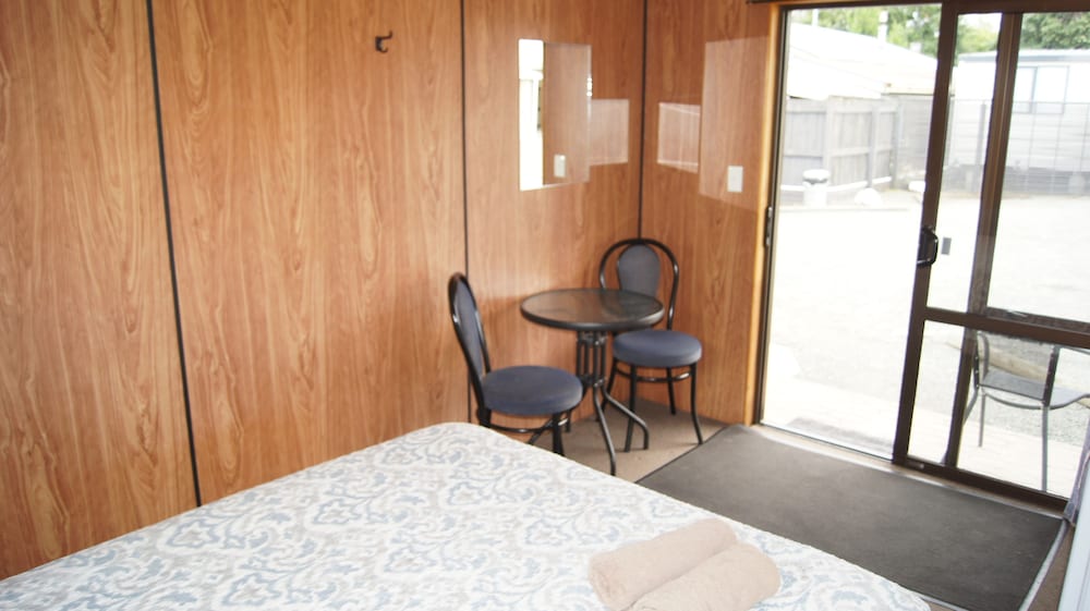 Standard Cabin, 1 Queen Bed photo 2