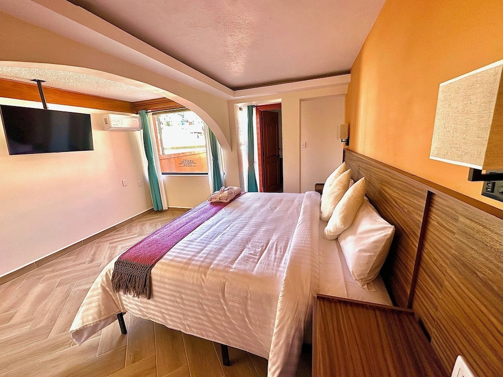 Superior Suite, City View photo 3