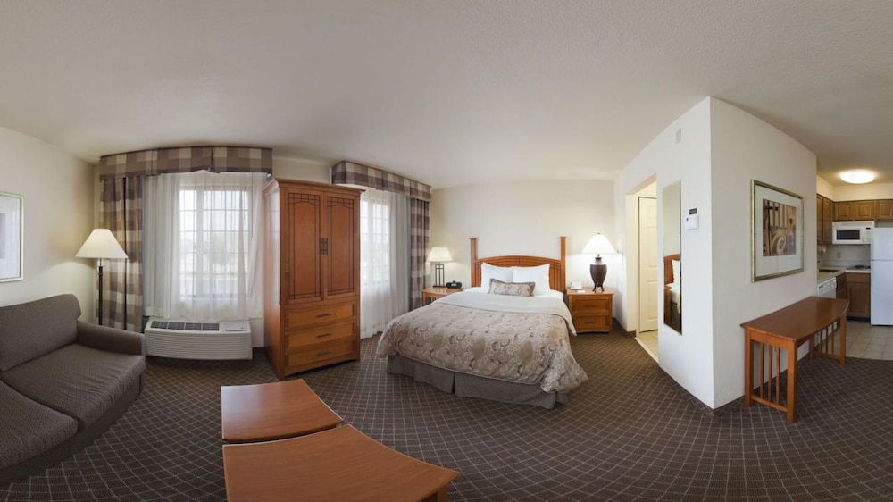 Suite, 1 Queen Bed - Photo 2
