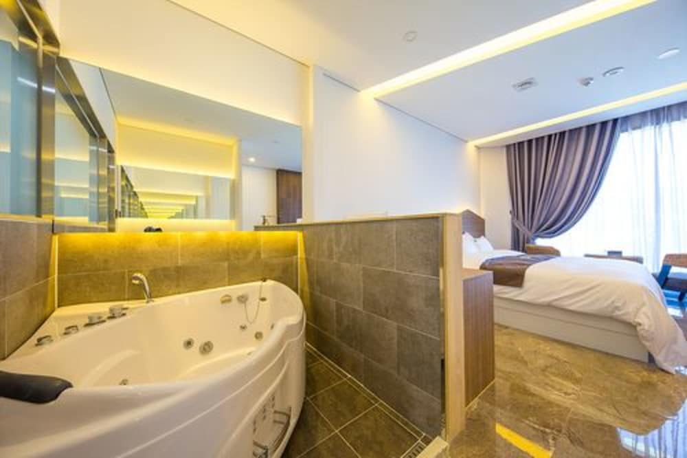 Standard Room photo 2