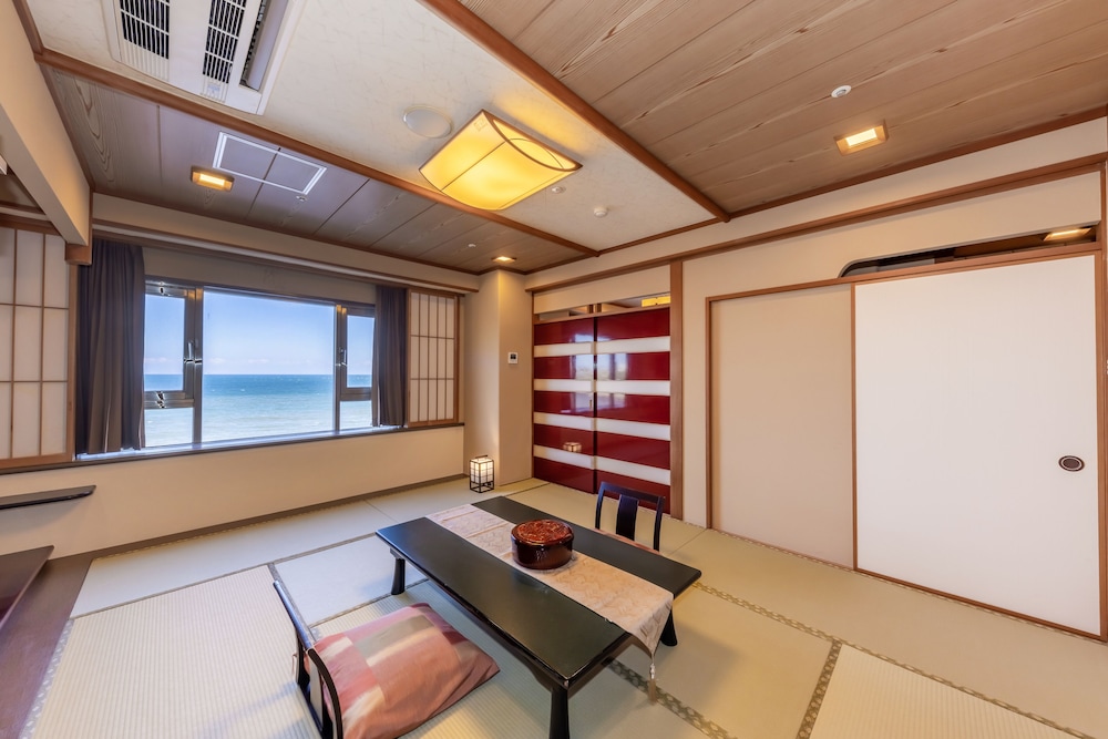 Deluxe Japanese Style Room, Non Smoking - Photo 1
