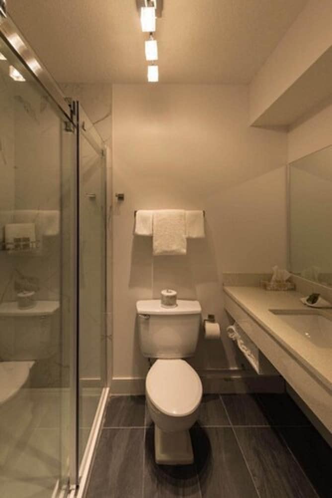 Double Room, 2 Queen Beds photo 2