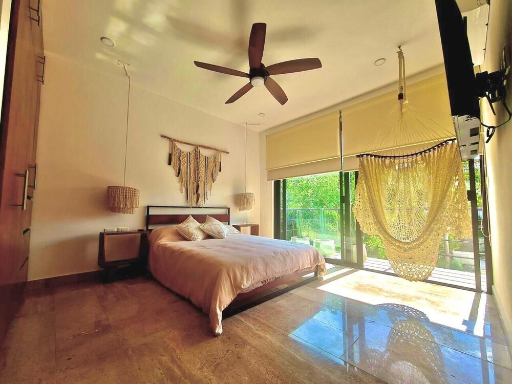 Deluxe Suite, Pool View