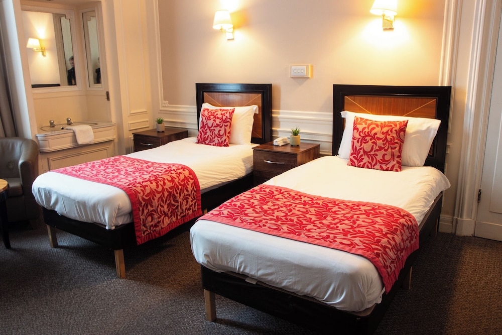 Standard Twin Room - Photo 4