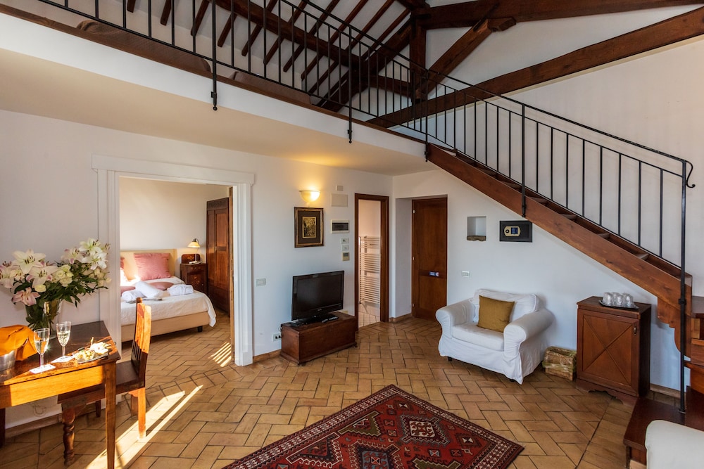 Panoramic Suite, City View photo 2