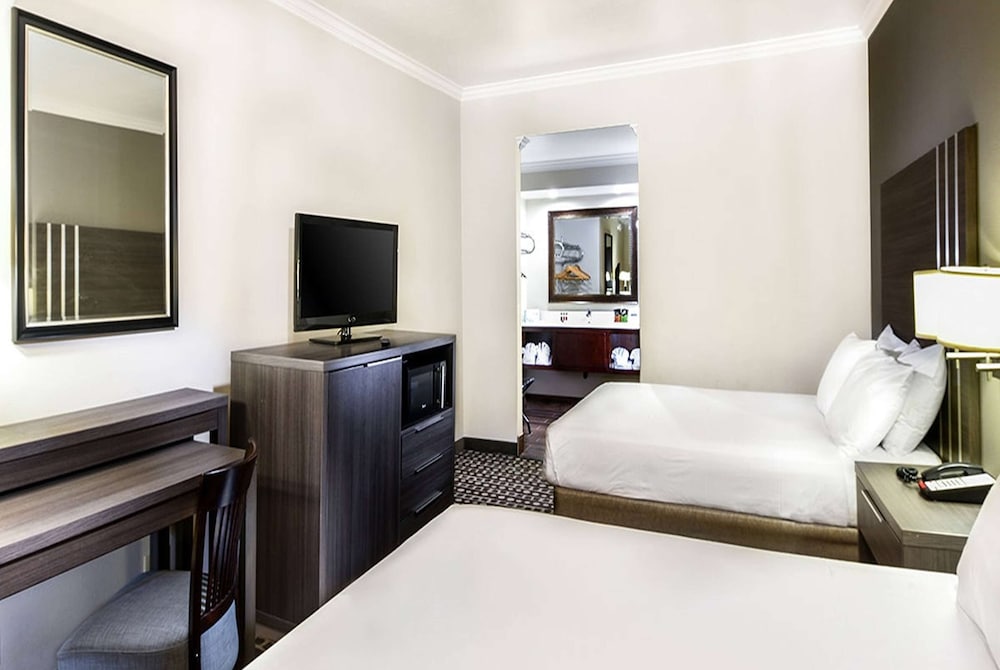 Room, 2 Queen Beds, Non Smoking photo 2