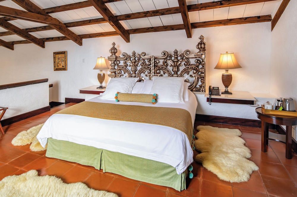 Master Suite, 1 King Bed, No. 5 & 8 photo 3