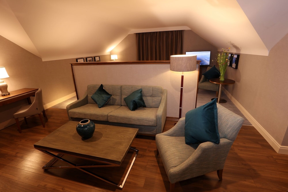 Executive Studio, 1 King Bed, Corner photo 1