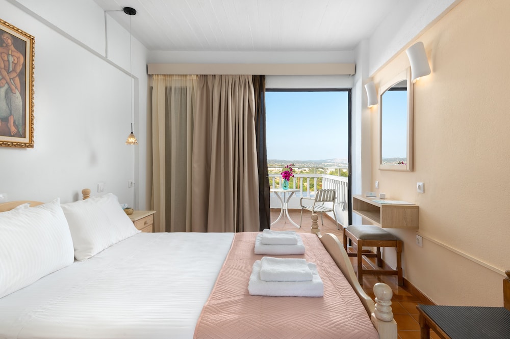 Double or Twin Room, Sea View photo 1