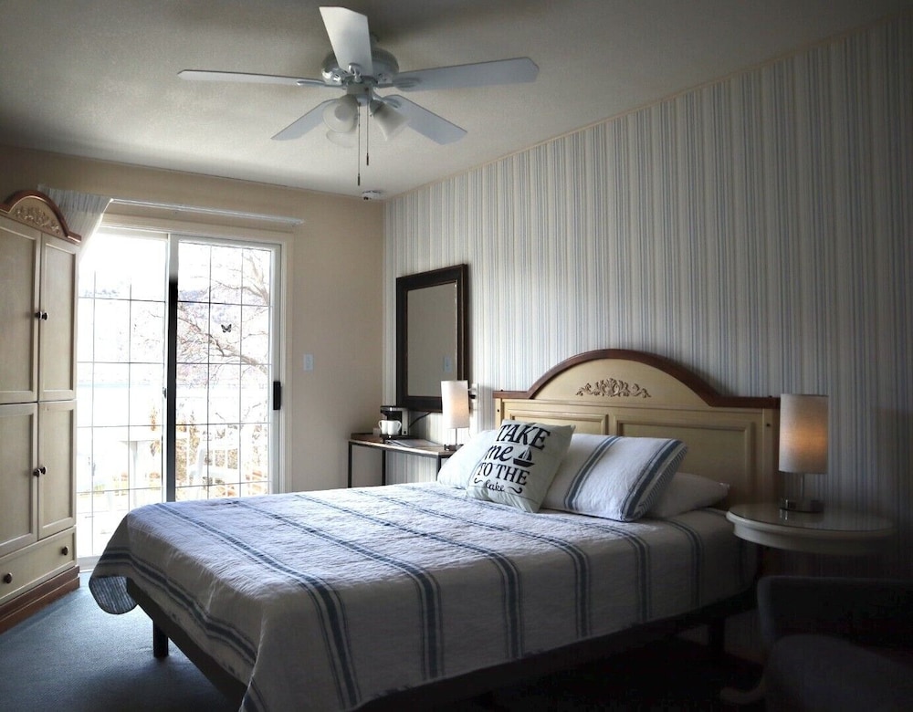 Standard Room, Balcony, Lake View photo 1