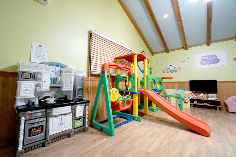 Kids Room - Photo 7