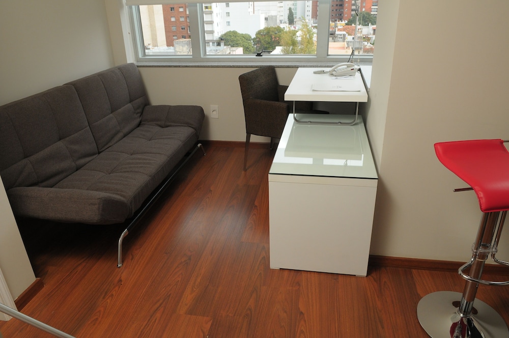 Suite, River View - Photo 5