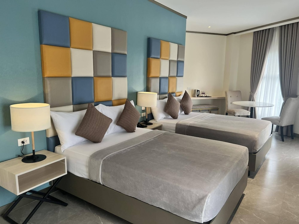 Premier Twin Room - Photo 1