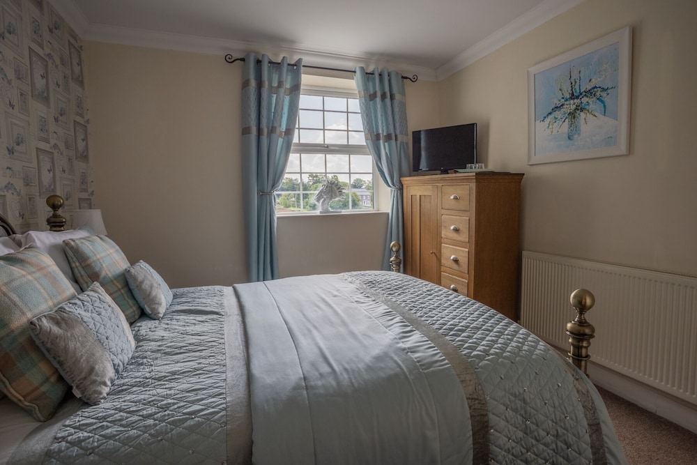 Evergreen - Deluxe Double Room photo 3