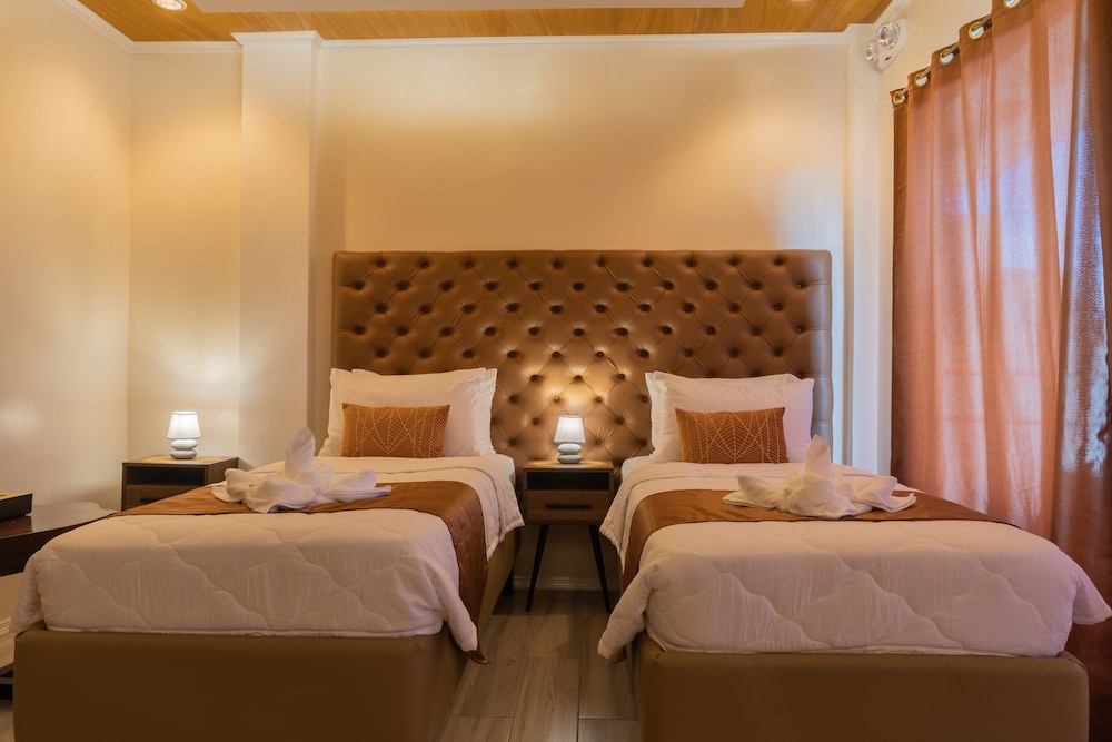Superior Triple Room, Multiple Beds, Garden View, Poolside photo 3