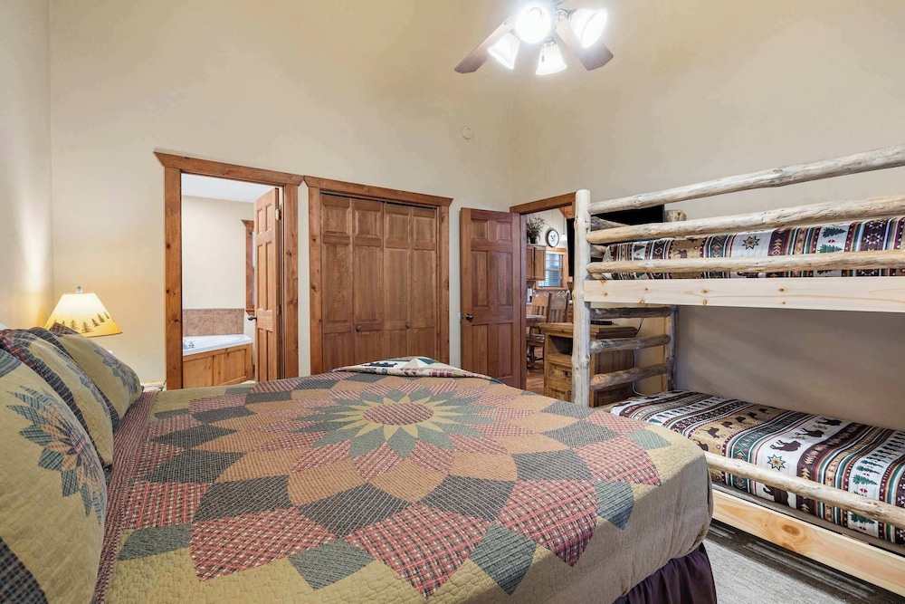 Cabin, Multiple Beds, Patio, Garden View (Milby Hideaway) photo 3
