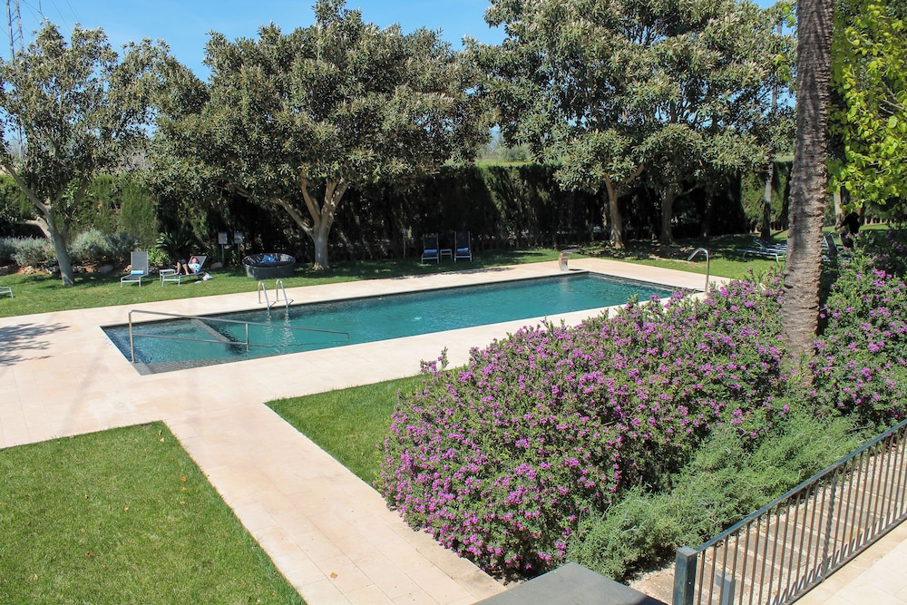 Deluxe Double Room, Pool View, Poolside photo 3