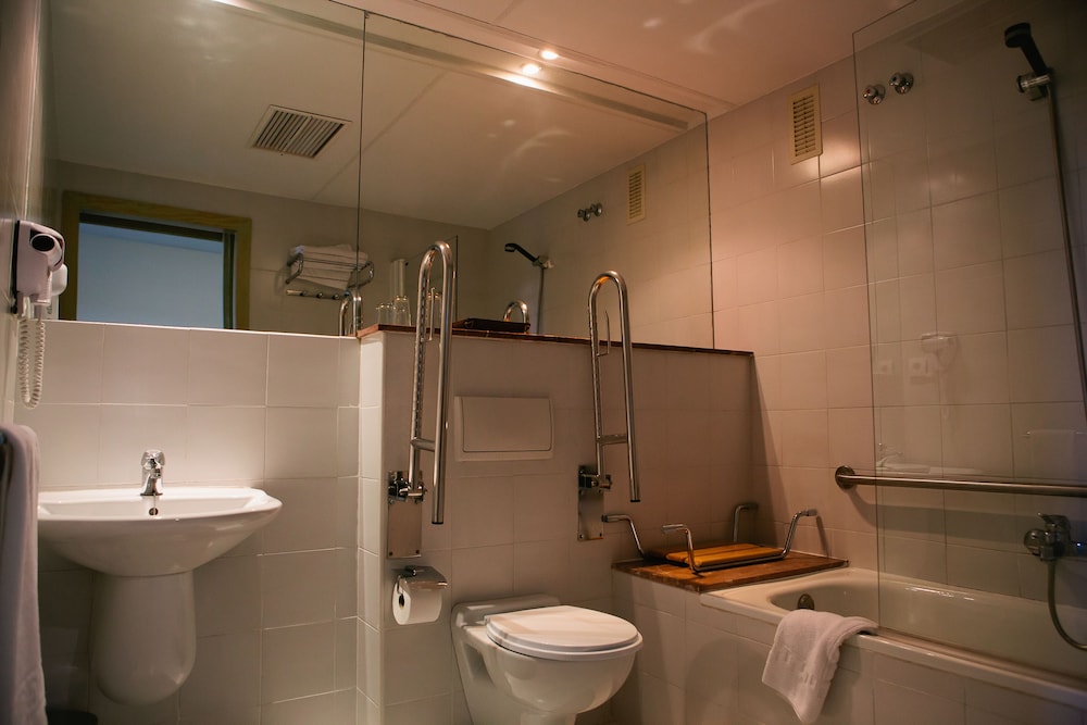Standard Double or Twin Room photo 3