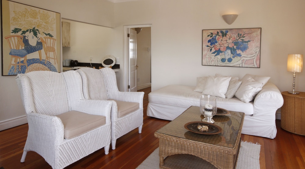 Superior Apartment, 1 Bedroom, Kitchenette, Poolside photo 2