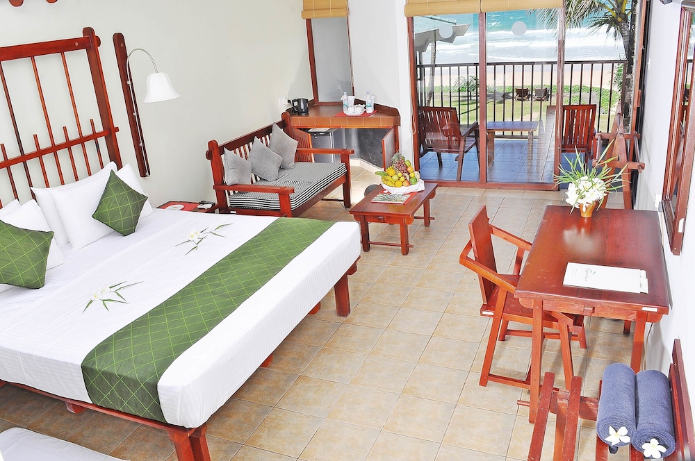 Standard Double Room, 1 King Bed, Sea View photo 2