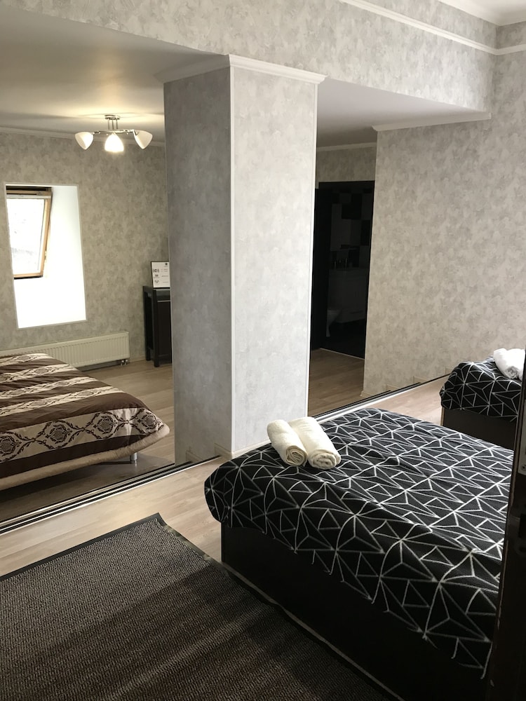 Family Room, Private Bathroom photo 2