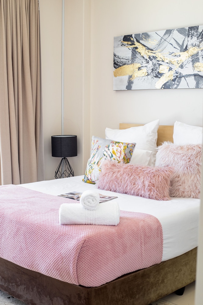 Sea-View Open Plan Top Level Rooms photo 1