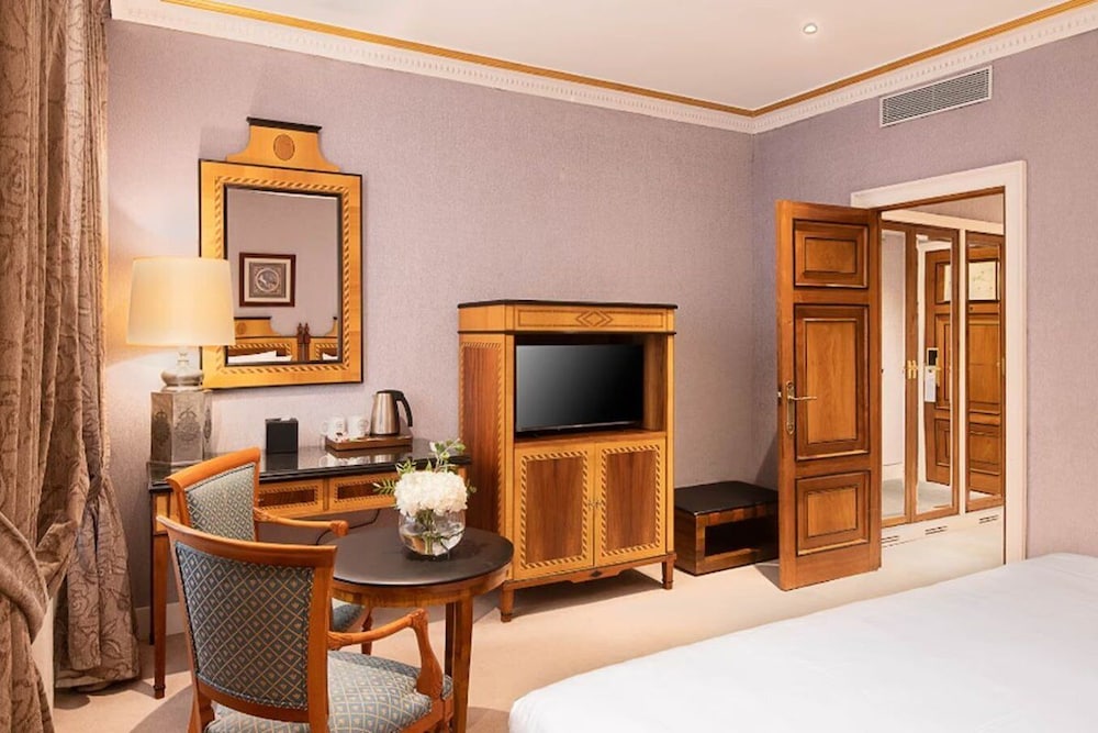 Deluxe Single Room Deluxe Single Room