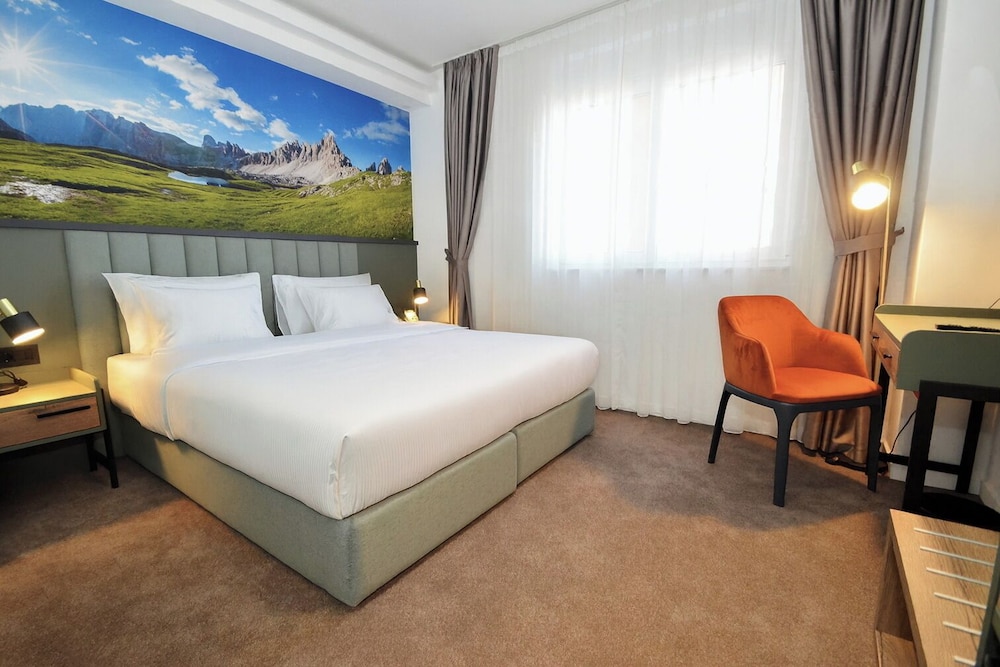 Standard Double Room, City View