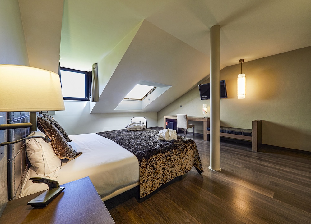 Standard Double or Twin Room photo 2