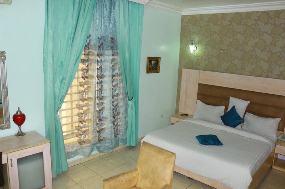 Deluxe Room - Photo 3