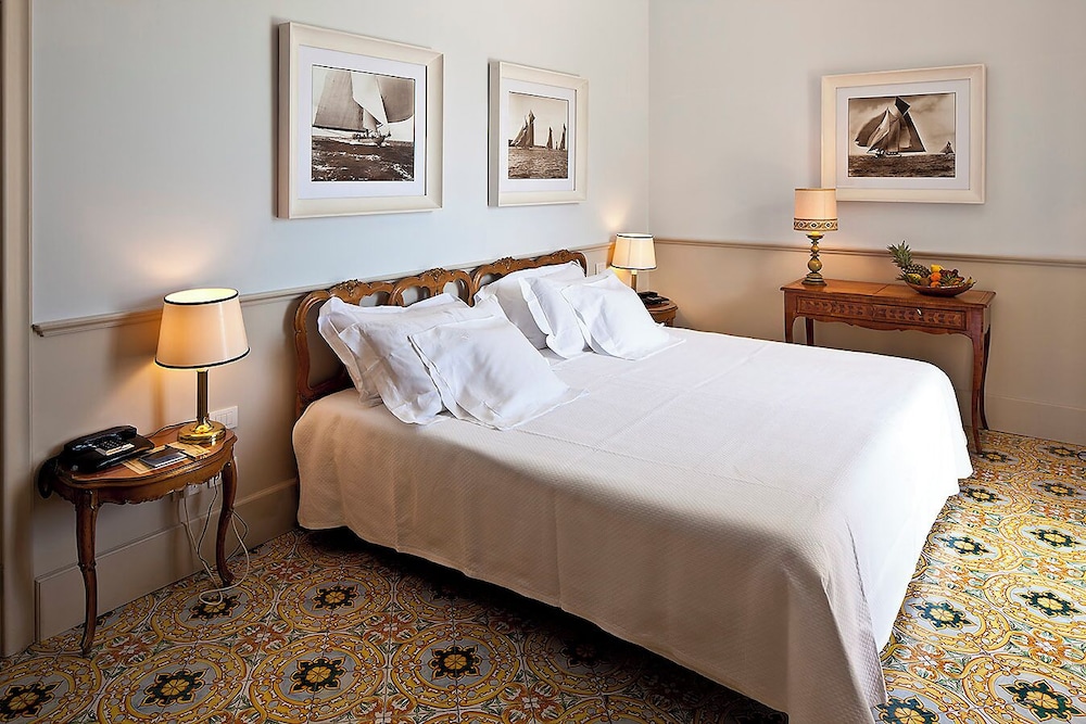 Regina Isabella Suite