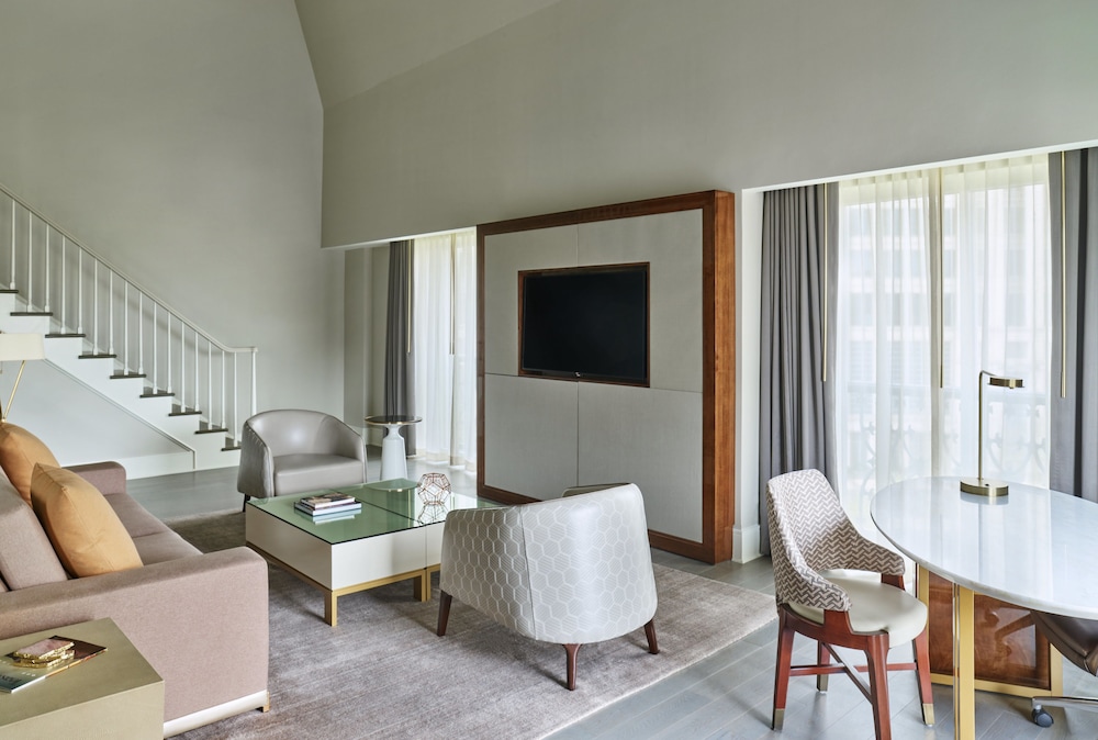 Suite (Crescent) - Photo 2