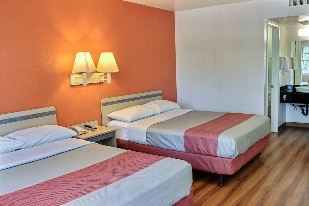 Deluxe Room, 2 Queen Beds, Accessible, Non Smoking photo 1